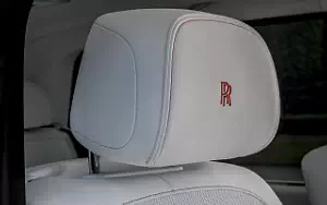   Rolls-Royce Cullinan Fux Orange - 2019