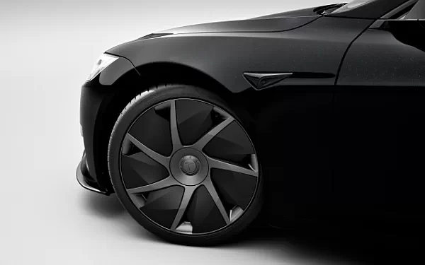 ���� ���������� Tesla Model S Plaid - 2025