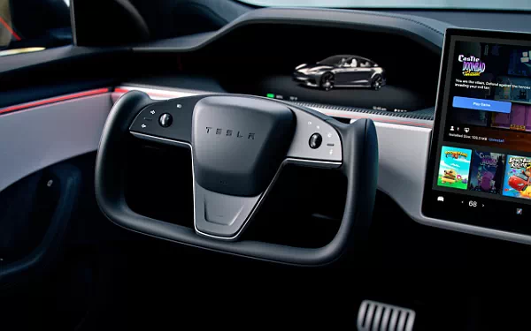 ���� ���������� Tesla Model S Plaid - 2025