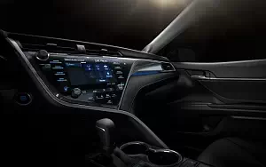   Toyota Camry XSE US-spec - 2017