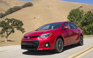   Toyota Corolla S US-spec - 2014