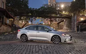   Toyota Corolla SE Sedan US-spec - 2019