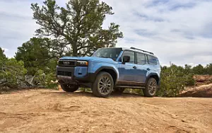   Toyota Land Cruiser Prado US-spec - 2023