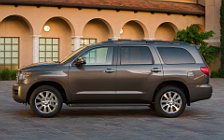   Toyota Sequoia - 2010