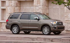   Toyota Sequoia - 2010