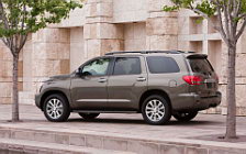   Toyota Sequoia - 2010