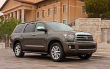   Toyota Sequoia - 2010