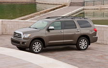   Toyota Sequoia - 2010