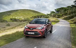   Toyota C-HR Hybrid (Orange) - 2019