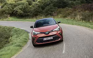   Toyota C-HR Hybrid (Orange) - 2019