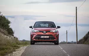   Toyota C-HR Hybrid (Orange) - 2019