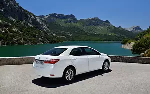   Toyota Corolla - 2013