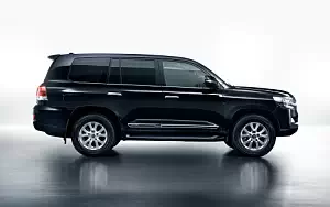   Toyota Land Cruiser 200 - 2015