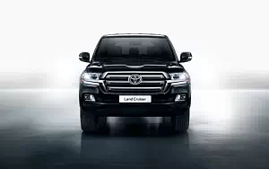   Toyota Land Cruiser 200 - 2015