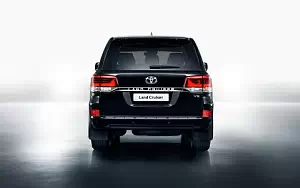   Toyota Land Cruiser 200 - 2015