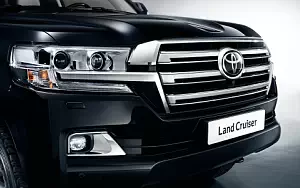   Toyota Land Cruiser 200 - 2015