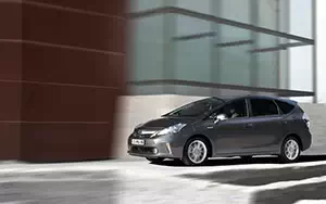   Toyota Prius+ - 2012