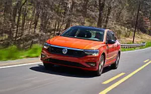   Volkswagen Jetta R-Line US-spec - 2018