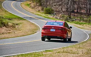   Volkswagen Jetta R-Line US-spec - 2018