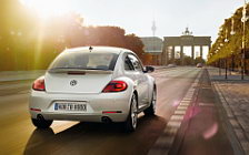   Volkswagen Beetle - 2011