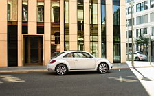   Volkswagen Beetle - 2011