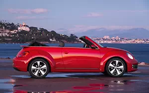   Volkswagen Beetle Cabriolet - 2013