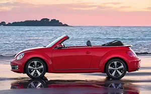   Volkswagen Beetle Cabriolet - 2013