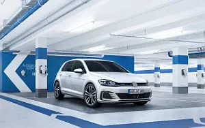   Volkswagen Golf GTE - 2017