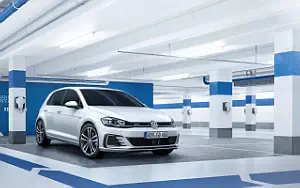   Volkswagen Golf GTE - 2017