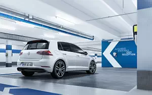   Volkswagen Golf GTE - 2017