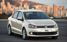   Volkswagen Polo Sedan - 2010