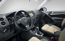   Volkswagen Tiguan Equipment Track Style - 2011