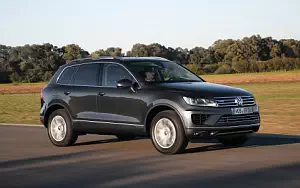   Volkswagen Touareg Hybrid - 2014