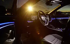   Volkswagen Touareg R - 2020
