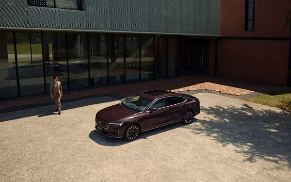 ���� ���������� Volvo S90 T8 Recharge China-spec - 2025