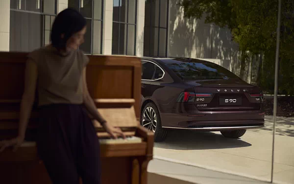 ���� ���������� Volvo S90 T8 Recharge China-spec - 2025