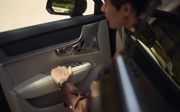 ���� ���������� Volvo S90 T8 Recharge China-spec - 2025