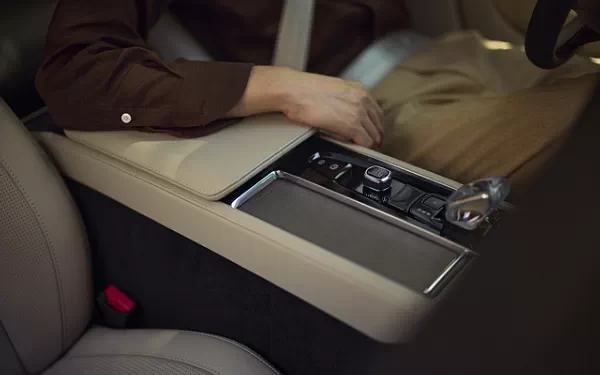 ���� ���������� Volvo S90 T8 Recharge China-spec - 2025