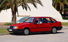   Volvo 440 - 1990