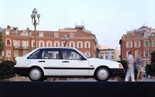  Volvo 440 - 1990