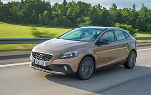   Volvo V40 Cross Country - 2014