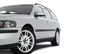   Volvo V70 - 2004