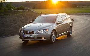   Volvo V70 - 2013