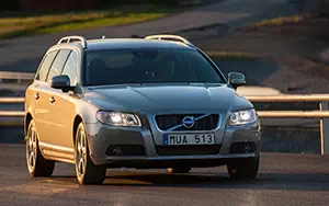   Volvo V70 - 2013