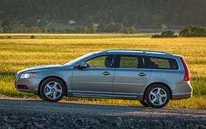   Volvo V70 - 2013