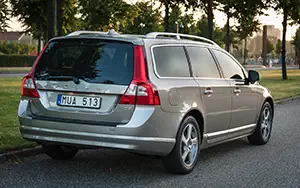   Volvo V70 - 2013