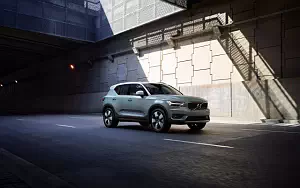   Volvo XC40 T5 Momentum - 2017