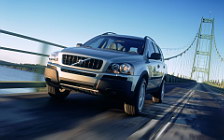   Volvo XC90 - 2003